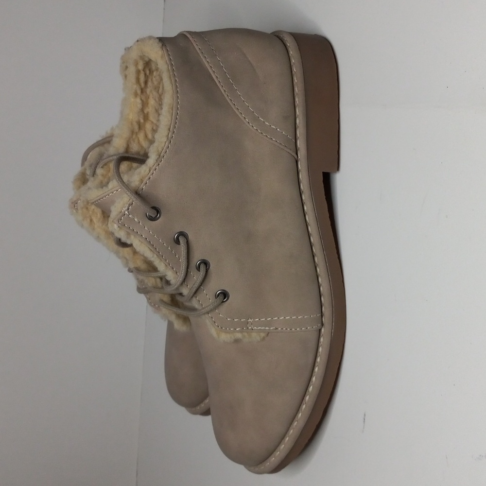 Seven Dials Women's Mallori Lace Up Chukka Boots